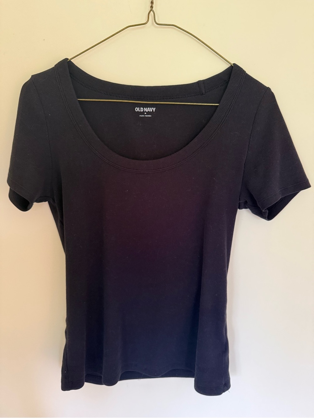 Old Navy Black Scoop Neck Short Sleeve Tee